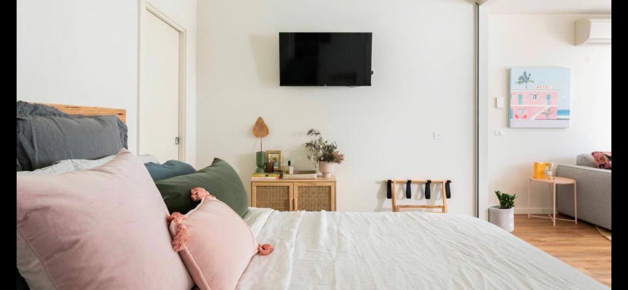 The Pas.Coe - A Stylish 1 Bedroom Unit With Free Parking. メルボルン エクステリア 写真